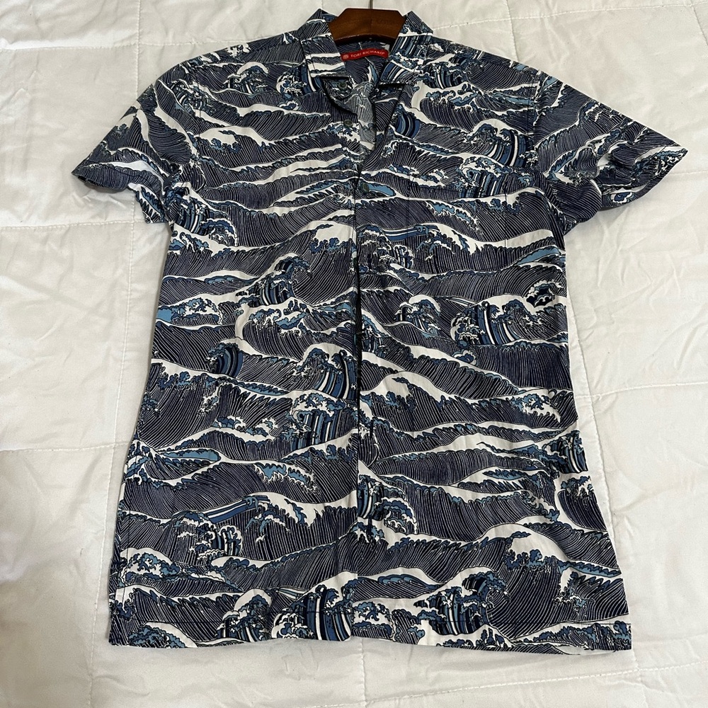 Very good condition Tori Richards shirt